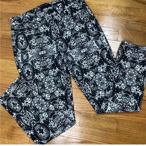Jen7 for 7 for all mankind navy blue and white printed cropped jeans - Picture 1 of 5